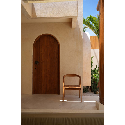 De Nihi Oka eetkamerstoel - buiten