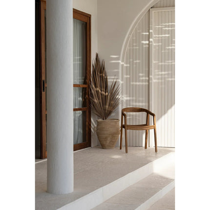 De Nihi Oka eetkamerstoel - buiten