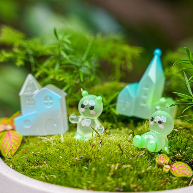 Glow village - Decoratief miniatuur dorp - Glow in the dark - 4 stuks - ↑ 3 -5 cm