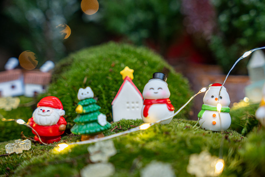 The Jolly Set - Decoratieve miniatuur kerstfiguren - 9 stuks - ↑ 1-3 cm