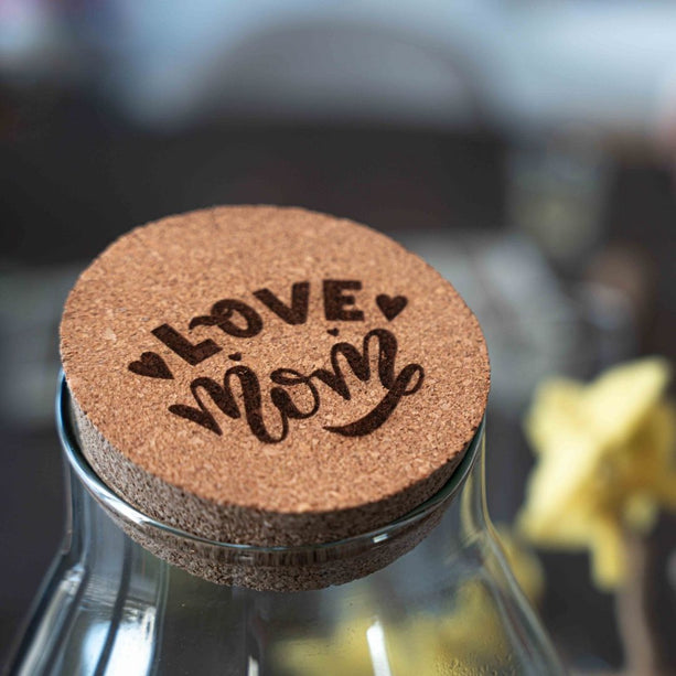 'LOVE MOM' terrarium Drop XL + gegraveerde kurk - Flessentuin - DIY kit – Ø 24 cm ↑ 37 cm - Moederdag