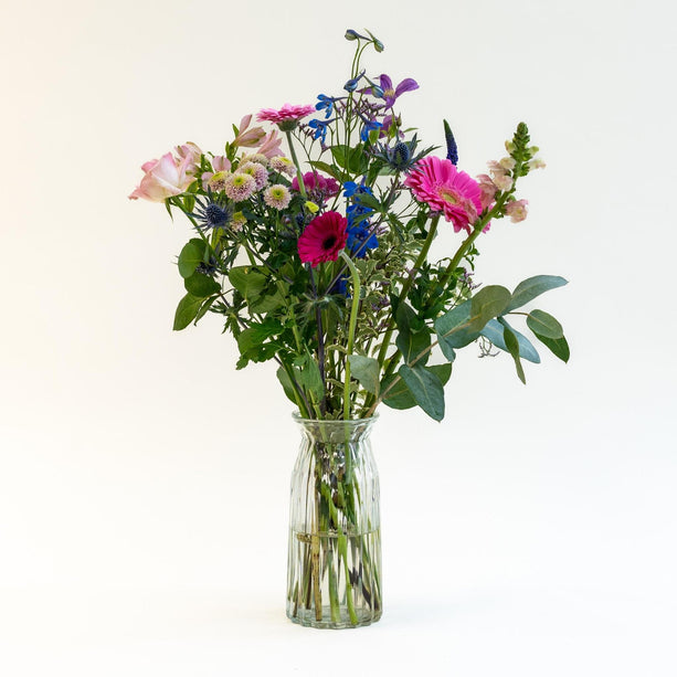 Boeket Sweetness | Bloemen in gemengde roze / blauwe kleuren - Ø 30 cm - ↑ 50 cm